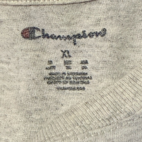Champion UCSB Tee in Size XL. - Picture 8 of 10